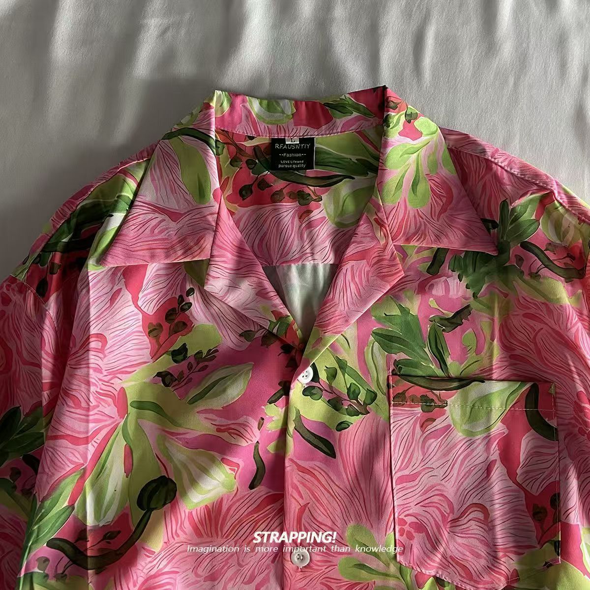 ピンク落書き花キューバ襟アロハシャツ女性と男性半袖ボタンアッ - Romper Floral Print のレビューと価格